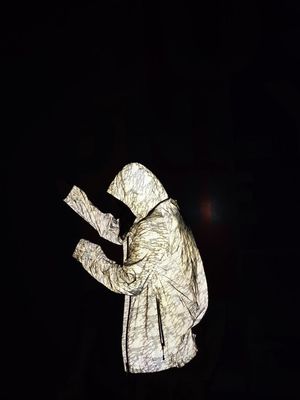 Tela de estiramento reflexiva forte luminosa de prata Vis Jacket Material alto EN20471 ANSI107
